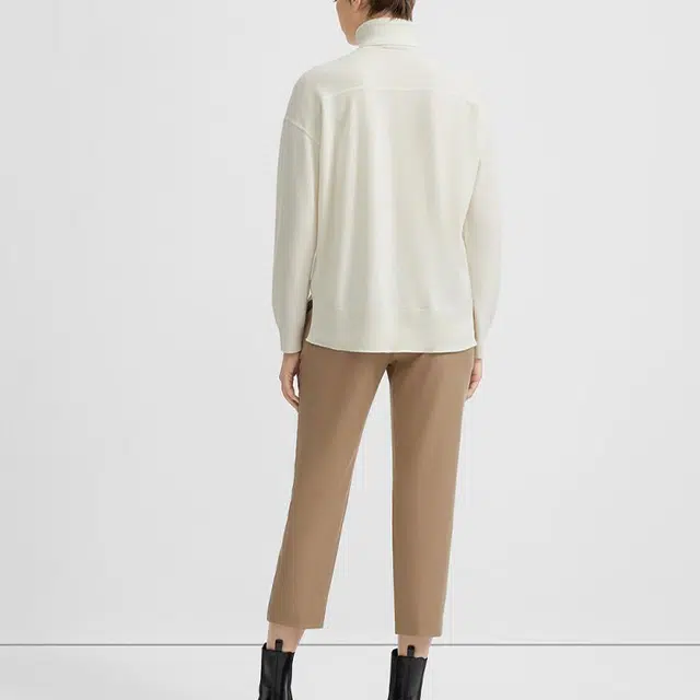 THEORY FW22