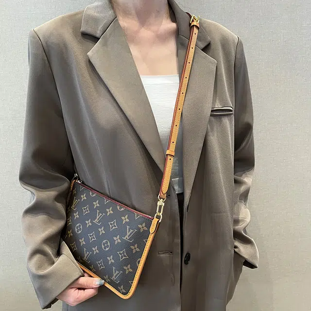 LV Carryall
