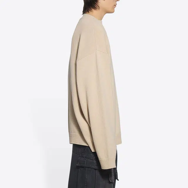 Balenciaga FW21 V