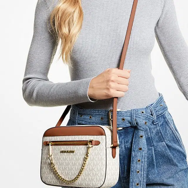 Michael Kors Jet Set Camera Bag Vanilla