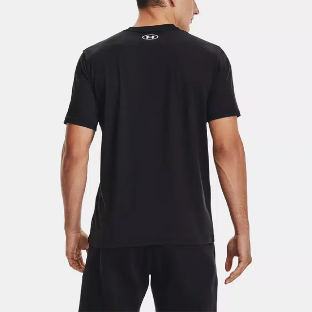 Under Armour T