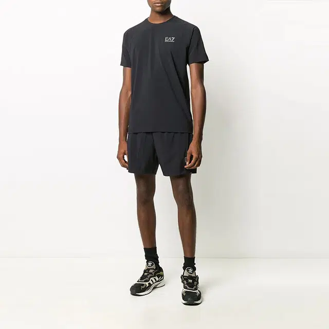 EMPORIO ARMANI SS21 Logo