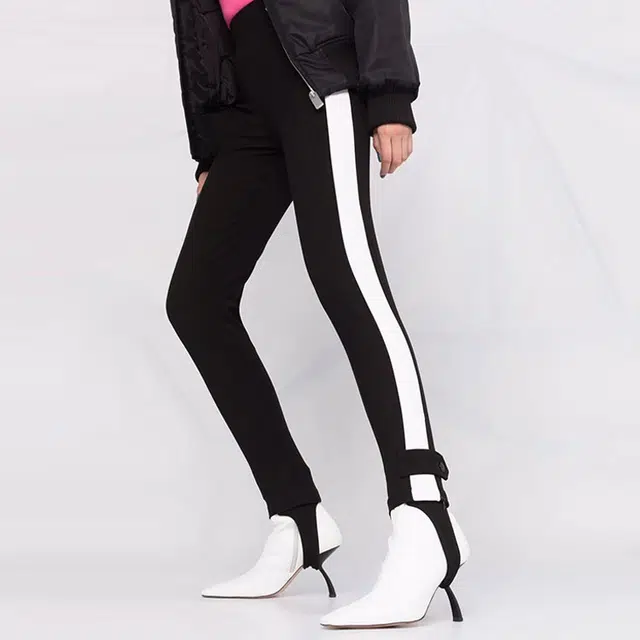 Moncler FW21 Logo