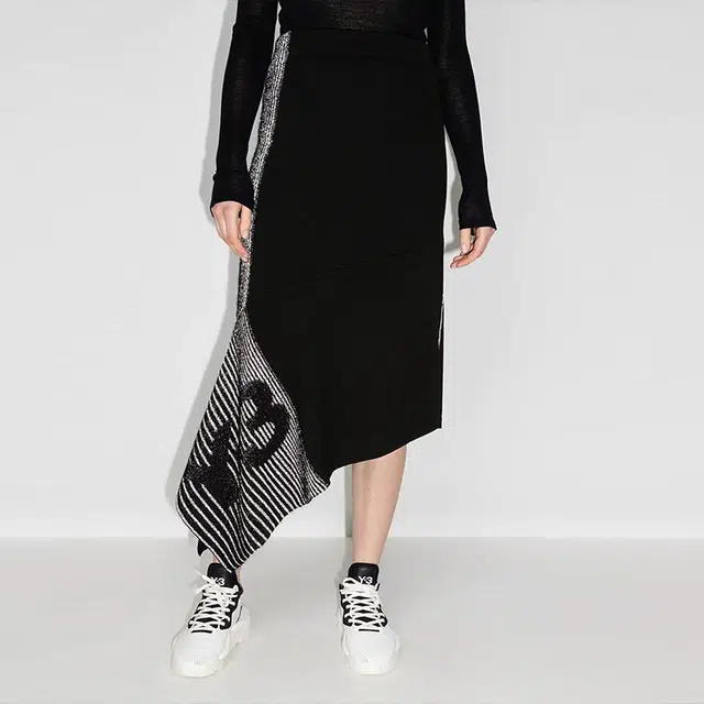 Y-3 Logo