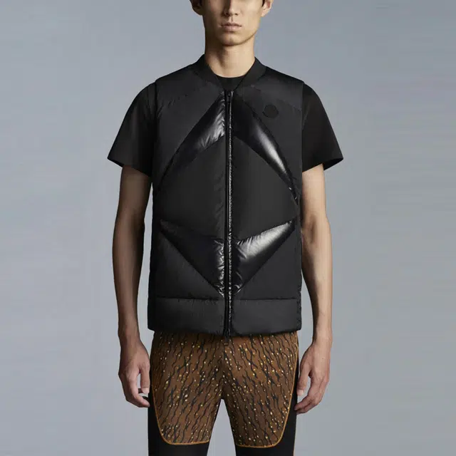 Moncler FW21 KiyoseLogo