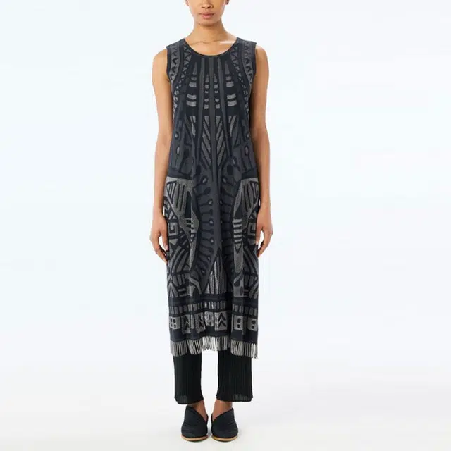 PLEATS PLEASE ISSEY MIYAKE FW22
