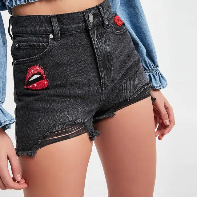 PINKO SS22 KISS