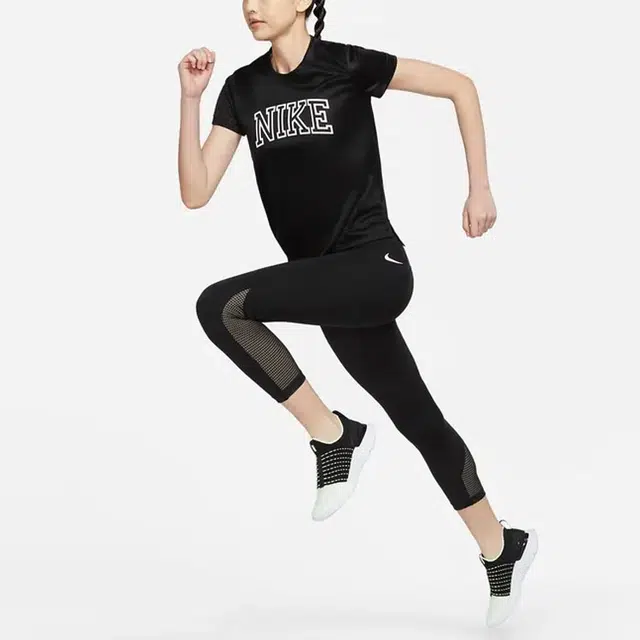 Nike Dri-FIT Swoosh LogoT