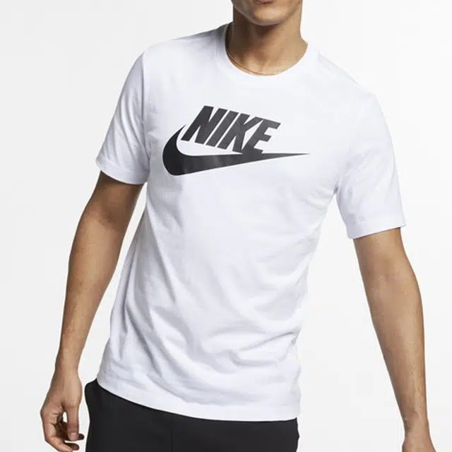Nike Sportswear LogoT