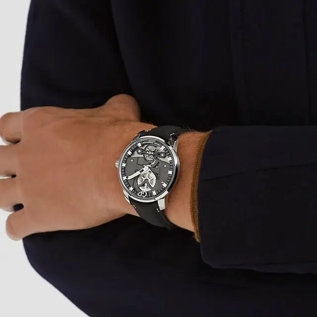 GPGIRARD-PERREGAUX 30 44mm 82000-11-631-FA6A