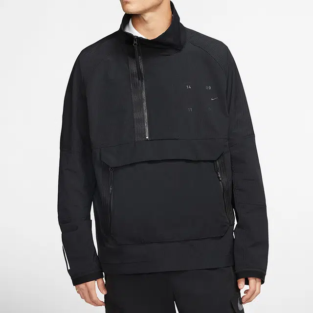 Nike Sportwear Tech Pack