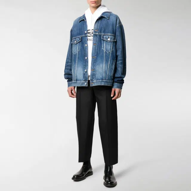 Balenciaga logo