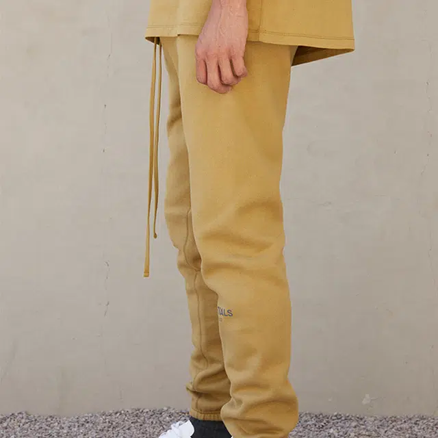 Fear of God Essentials FW21 Sweatpant Amber