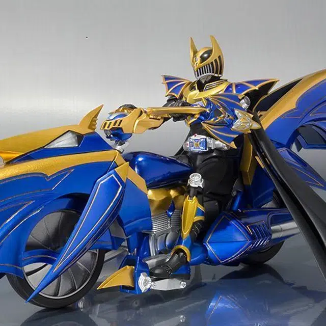 BANDAI RYUKI shf 36cm 14cm