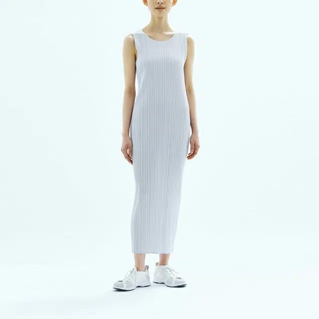 PLEATS PLEASE ISSEY MIYAKE