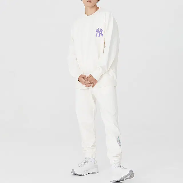 MLB FW22