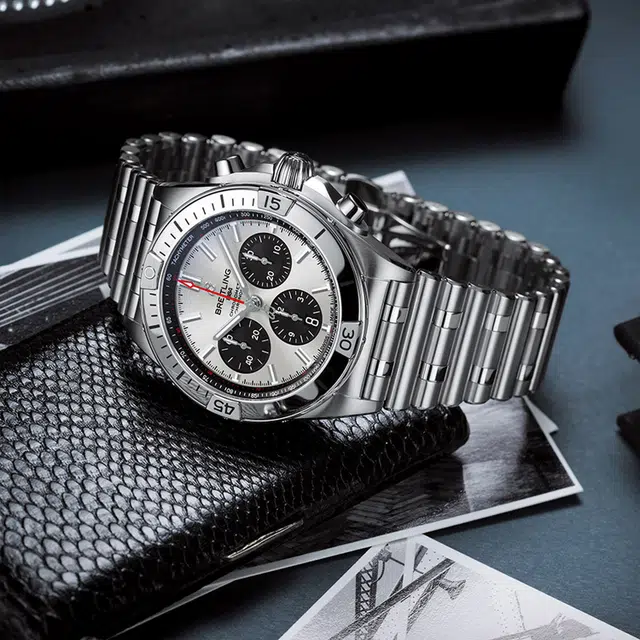 BREITLING 200 42mm AB0134101G1A1