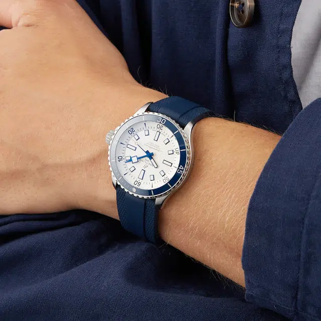 BREITLING 300 42mm A17375E71G1S1