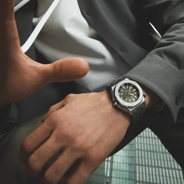 AUDEMARS PIGUETROYAL OAK OFFSHORE 42mm 15720ST.OO.A052CA.01