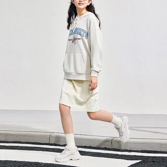 安踏 生活系列 字母连帽套头宽松卫衣 女款 芡石白