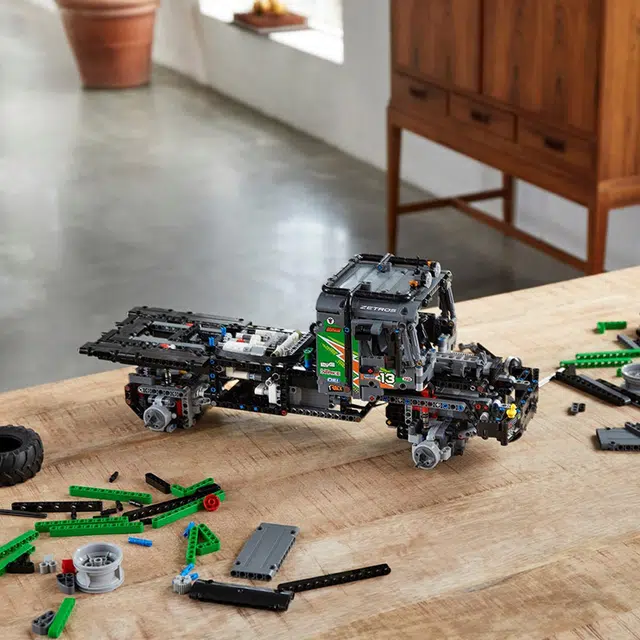 LEGO 4x4 Zetros 42129