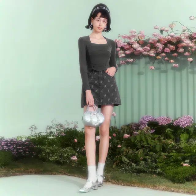TAMMY TANGS SS23 T