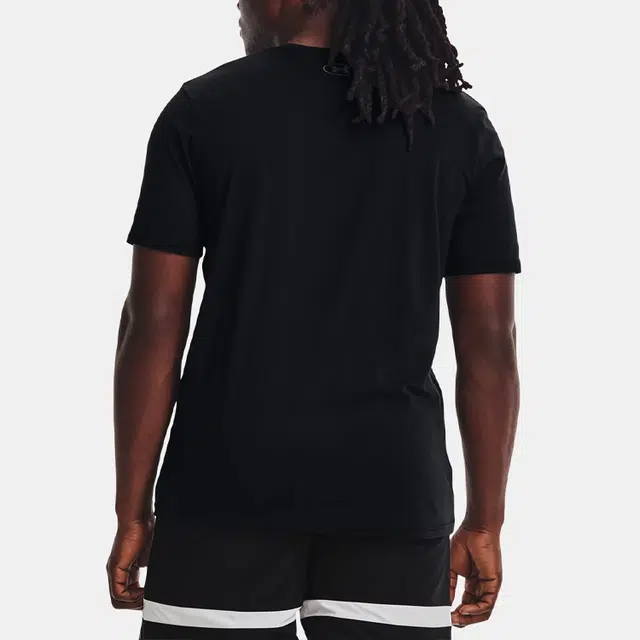 Under Armour T