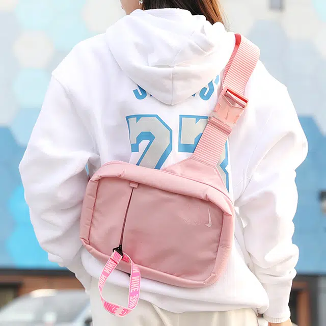 Nike SPRTSWR ESSENTIALS HIP PACK