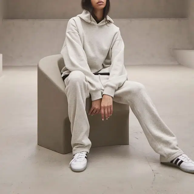 Fear of God Essentials SS22 Relaxed Sweatpants Light Oatmeal Logo