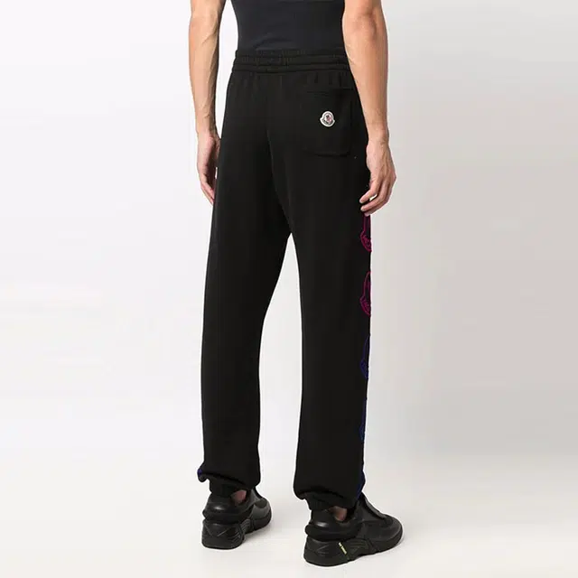 Moncler FW21 Logo