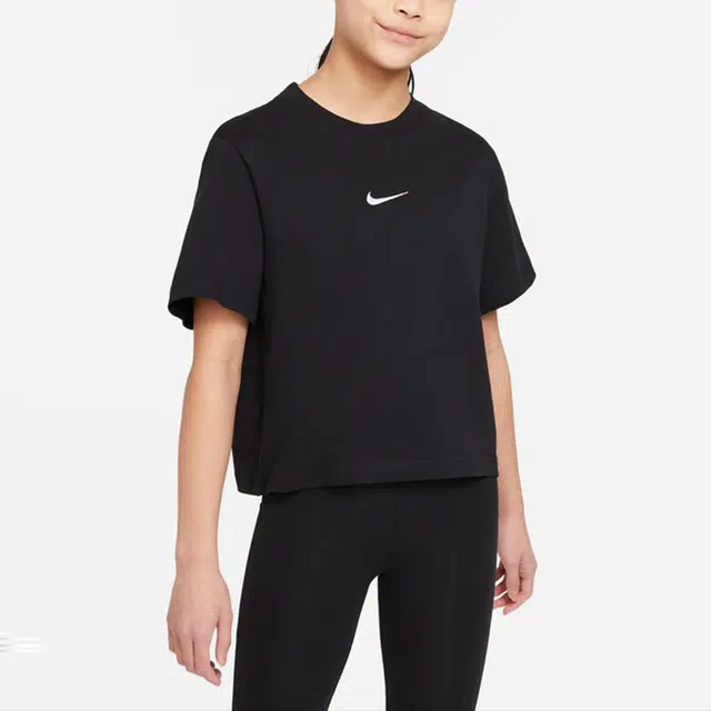Nike Sportswear LogoT