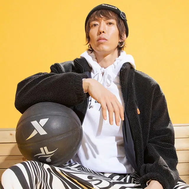 特步 保暖加厚纯色立领棉服 男款 黑色
