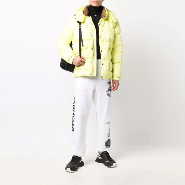 Moncler FW21 Logo