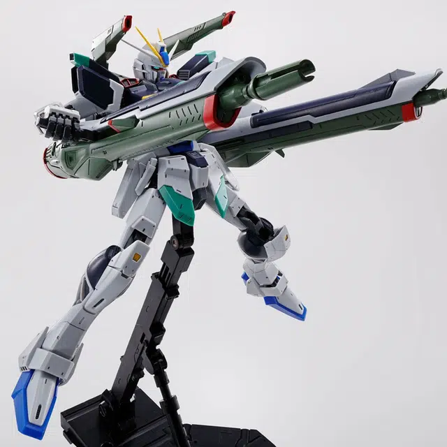 BANDAI MG 1100 PB SEED DESITINY 18cm