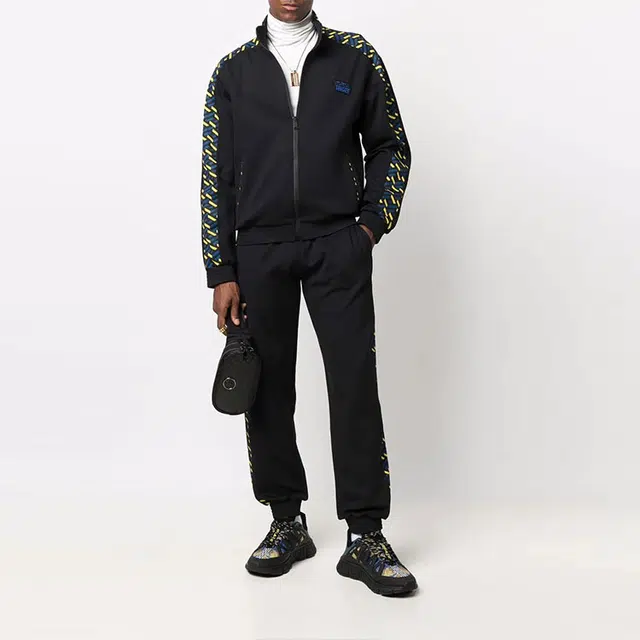 VERSACE
