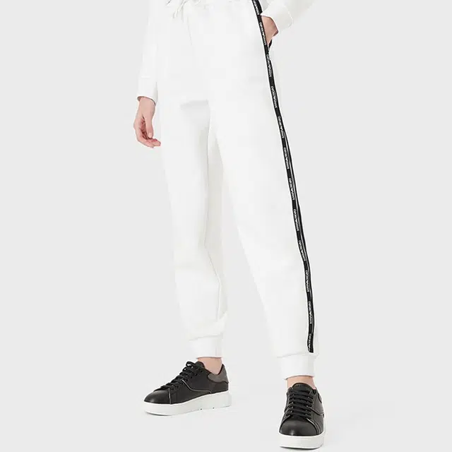EMPORIO ARMANI SS22 Logo