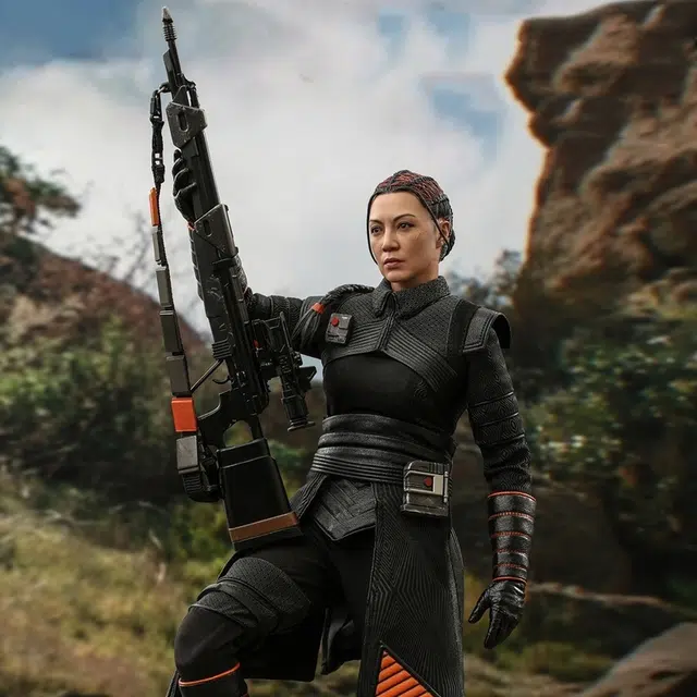 Hot Toys 16 28cm