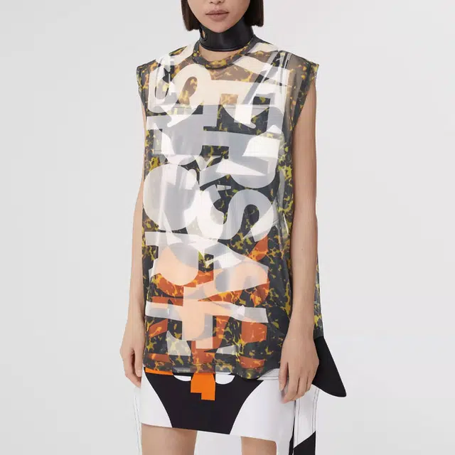 Burberry SS22 T