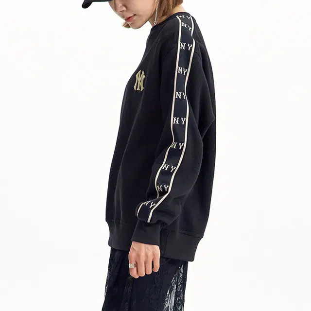 MLB FW22 Logo