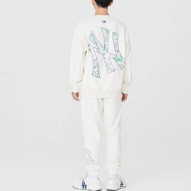 MLB FW22