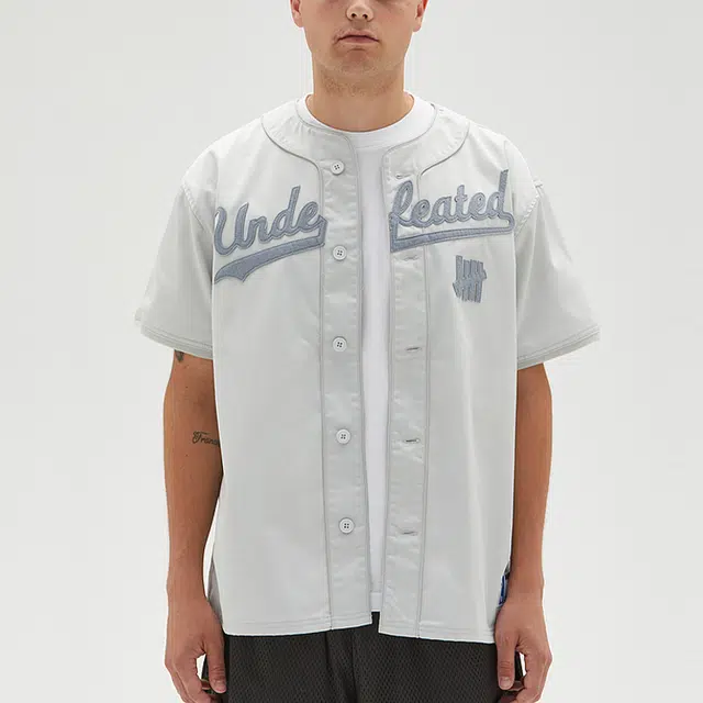 UNDEFEATED FW23 LogoT