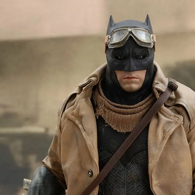 Hot Toys 16 32cm