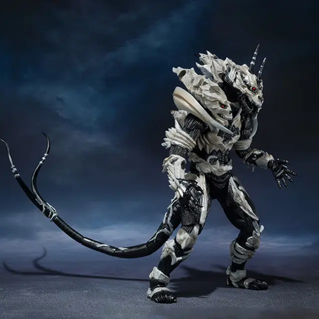 BANDAI s.h.monsterarts x 17cm