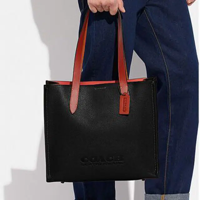 COACH Tote 34