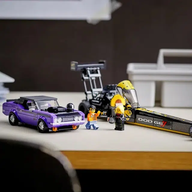 LEGO Mopar SRT Top Fuel Dragster and 1970 TA 76904