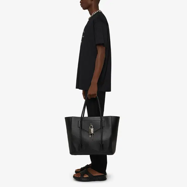 GIVENCHY Givenchy T