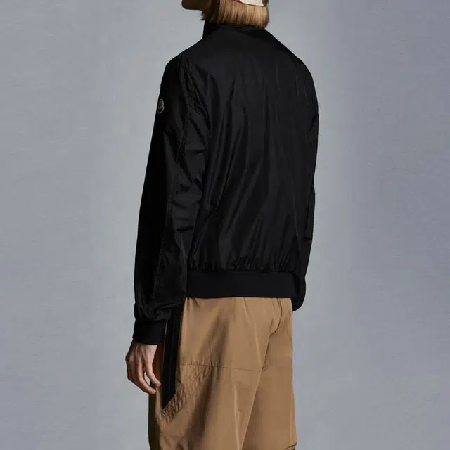 Moncler Reppe Logo