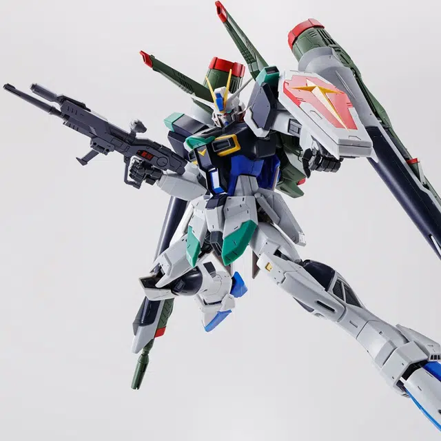 BANDAI MG 1100 PB SEED DESITINY 18cm