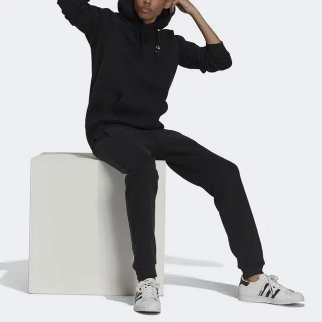 adidas originals Essentials