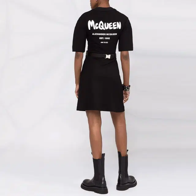 Alexander McQueen Logo